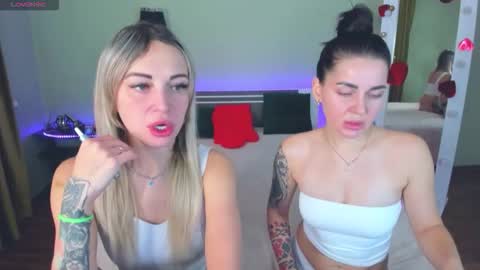 Snapshot of ashley_crashly chatting on 11.30.25 Alina online show from 11.30.25