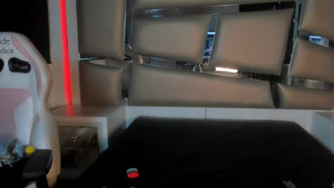 Snapshot of ashley_js chatting on 10.07.25 ashley_js online show from 10.07.25