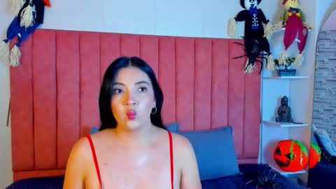 ashley_ollsen online show from 10.29.25