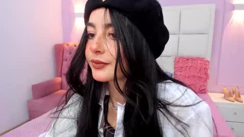 Snapshot of ashley_petit chatting on 02.11.26 ashley_petit online show from 02.11.26