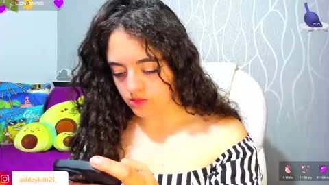 .. Ashley .. online show from 12.17.25