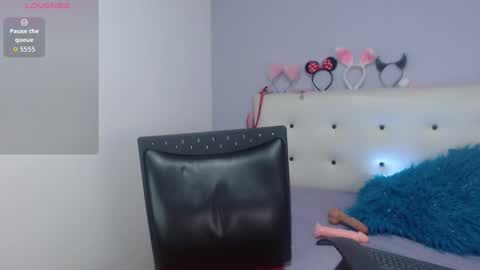 Snapshot of ashleyness chatting on 11.29.25 Ashley online show from 11.29.25