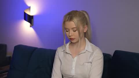 Snapshot of ashleyniko chatting on 12.04.25 AshleyNiko online show from 12.04.25