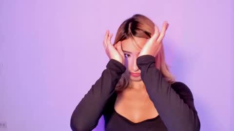 Snapshot of ashleyroys_111 chatting on 10.13.25 dahiana online show from 10.13.25