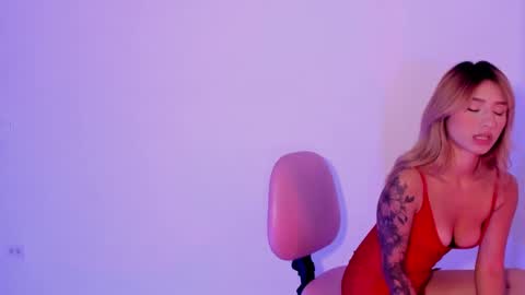 Snapshot of ashleyroys_111 chatting on 10.14.25 dahiana online show from 10.14.25