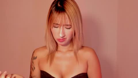 Snapshot of ashleyroys_111 chatting on 10.17.25 dahiana online show from 10.17.25