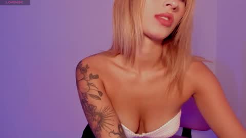 Snapshot of ashleyroys_111 chatting on 11.08.25 dahiana online show from 11.08.25