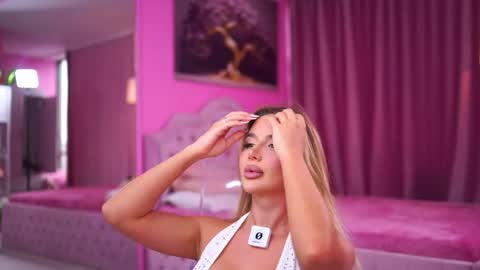 Snapshot of ashleysinnx chatting on 11.28.25 Ashley online show from 11.28.25