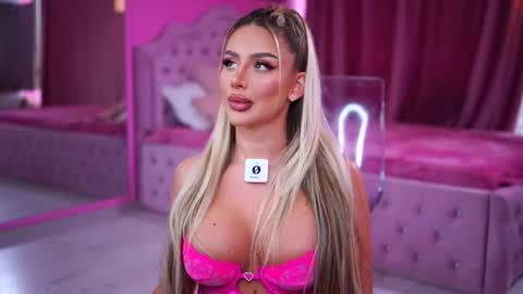 Snapshot of ashleysinnx chatting on 12.03.25 Ashley online show from 12.03.25