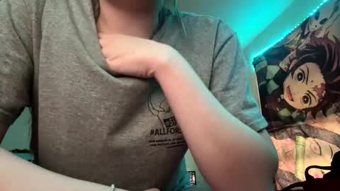 Snapshot of ashleyynicholee chatting on 10.24.25 ashleyynicholee online show from 10.24.25