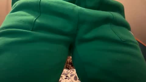 Snapshot of ashleyynicholee chatting on 12.15.25 ashleyynicholee online show from 12.15.25