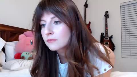 Snapshot of ashleyyylove13 chatting on 11.10.25 Ashley Love online show from 11.10.25