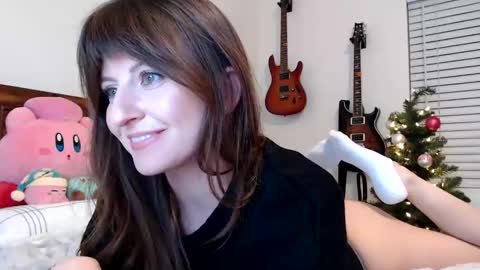 Snapshot of ashleyyylove13 chatting on 11.28.25 Ashley Love online show from 11.28.25