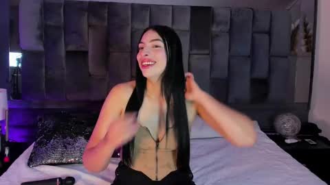 Snapshot of ashly_bloom chatting on 04.25.26 Ashly online show from 04.25.26