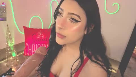 Snapshot of ashlynnlowe_ chatting on 12.22.25 Ash online show from 12.22.25