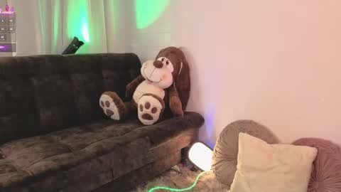 Snapshot of ashlynnlowe_ chatting on 02.06.26 Ash online show from 02.06.26