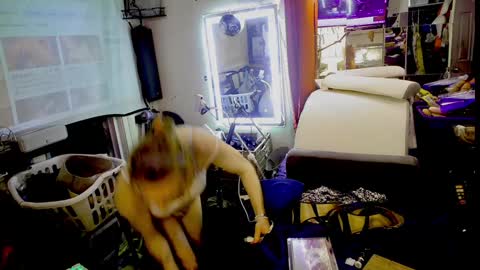 ashmomo online show from 12.11.24