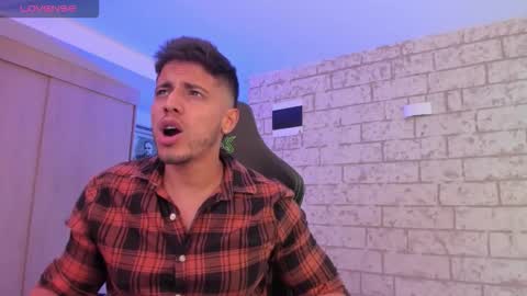 Snapshot of ashton_coleman_ chatting on 03.29.26 my name real is camilo online show from 03.29.26