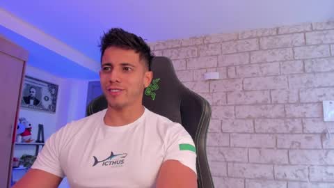 Snapshot of ashton_coleman_ chatting on 04.12.26 my name real is camilo online show from 04.12.26