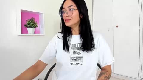 Camila online show from 01.11.25