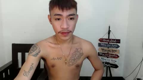 Snapshot of asian_kimxxx chatting on 12.22.25 don online show from 12.22.25