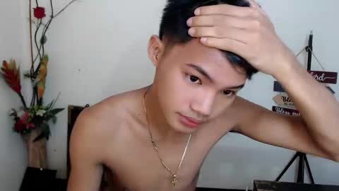 Snapshot of asian_lover05 chatting on 10.27.25 asian_lover05 online show from 10.27.25