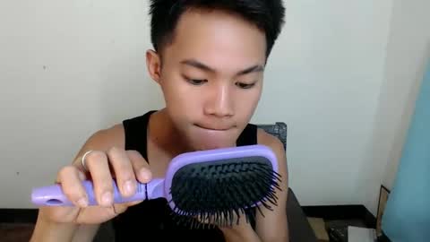 Snapshot of asian_lover05 chatting on 11.17.25 asian_lover05 online show from 11.17.25