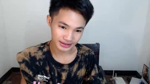 Snapshot of asian_lover05 chatting on 11.20.25 asian_lover05 online show from 11.20.25