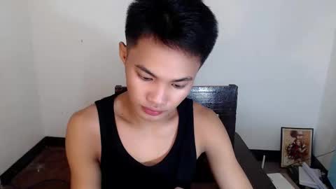 Snapshot of asian_lover05 chatting on 11.28.25 asian_lover05 online show from 11.28.25