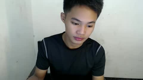 Snapshot of asian_lover05 chatting on 12.03.25 asian_lover05 online show from 12.03.25