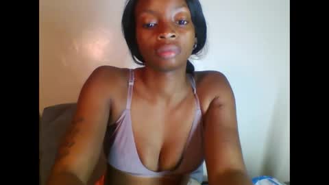 Snapshot of asian_pinay01 chatting on 10.28.25 Asia online show from 10.28.25