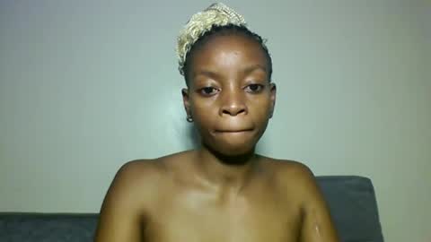 Snapshot of asian_pinay01 chatting on 11.08.25 Asia online show from 11.08.25