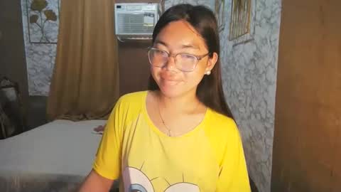 Snapshot of asian_rhean chatting on 10.04.25 Rhean online show from 10.04.25