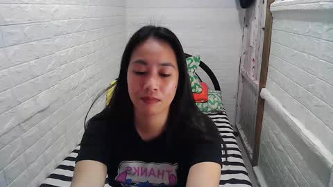 Snapshot of asian_sexydimples chatting on 01.21.25 Trixie online show from 01.21.25