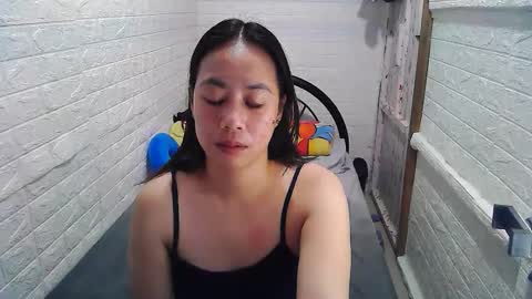 Snapshot of asian_sexydimples chatting on 02.01.25 Trixie online show from 02.01.25