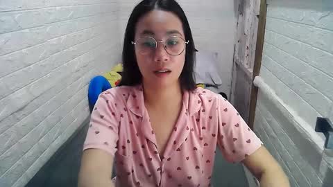 Snapshot of asian_sexydimples chatting on 02.02.25 Trixie online show from 02.02.25
