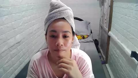 Snapshot of asian_sexydimples chatting on 02.05.25 Trixie online show from 02.05.25