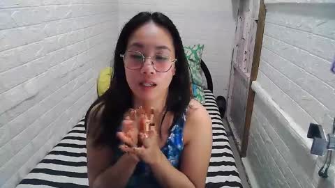 Snapshot of asian_sexydimples chatting on 02.13.25 Trixie online show from 02.13.25