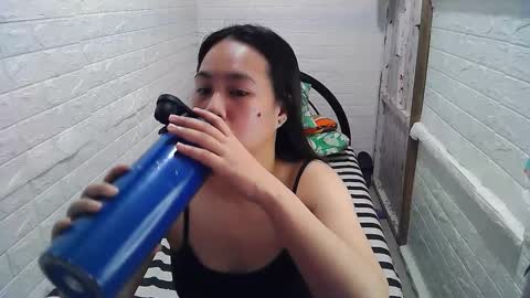 Snapshot of asian_sexydimples chatting on 03.08.25 Trixie online show from 03.08.25