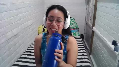 Snapshot of asian_sexydimples chatting on 03.08.25 Trixie online show from 03.08.25