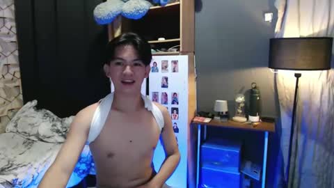 Snapshot of asian_wayne chatting on 01.22.25 wayne online show from 01.22.25