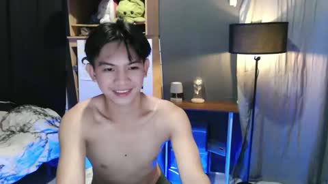 Snapshot of asian_wayne chatting on 02.12.25 wayne online show from 02.12.25