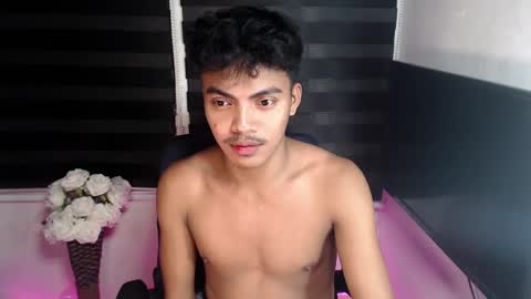 Snapshot of asianboyhunt chatting on 02.08.25 Fev online show from 02.08.25