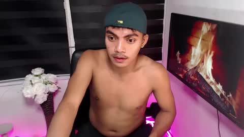 Snapshot of asianboyhunt chatting on 03.12.25 Fev online show from 03.12.25