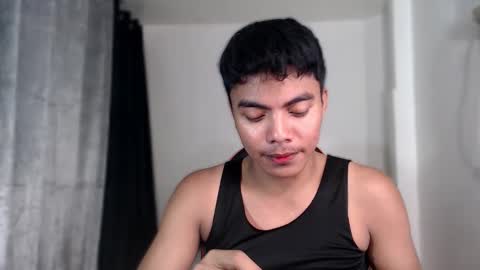 Snapshot of asianboyhunt chatting on 10.13.25 Fev online show from 10.13.25