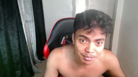 Snapshot of asianboyhunt chatting on 11.05.25 Fev online show from 11.05.25