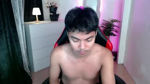 Snapshot of asianboyhunt chatting on 11.07.25 Fev online show from 11.07.25