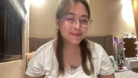 Snapshot of asianbunny10 chatting on 10.15.25 Curvy online show from 10.15.25