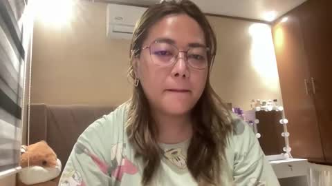 Snapshot of asianbunny10 chatting on 10.19.25 Curvy online show from 10.19.25