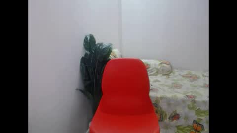 Snapshot of asianhot_babe chatting on 11.21.25 Melody online show from 11.21.25